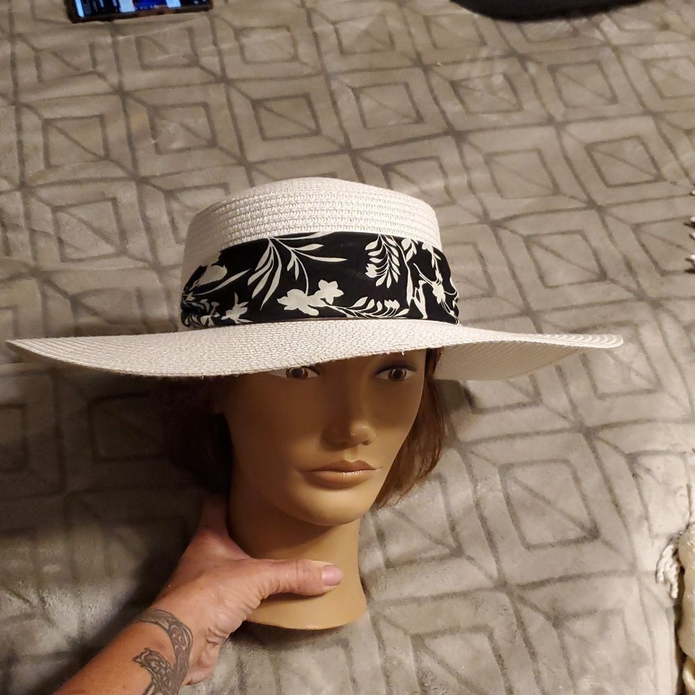 White and Black Floral Women's Sun Hat Bandana Wrap Flat Top Straw Hat - Picture 2 of 10